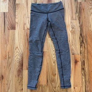 Lululemon Wunder Under leggings size 4, like new
